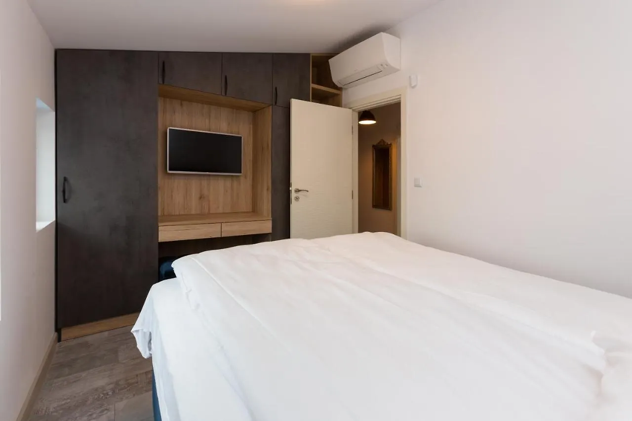 Seaman'S House Apartman Burgasz